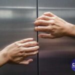 بازکردن درب آسانسور هنگام قطعی برق